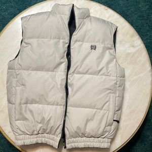 Men’s Cinch Vest, perfect condition. Reversible, zippered pockets.